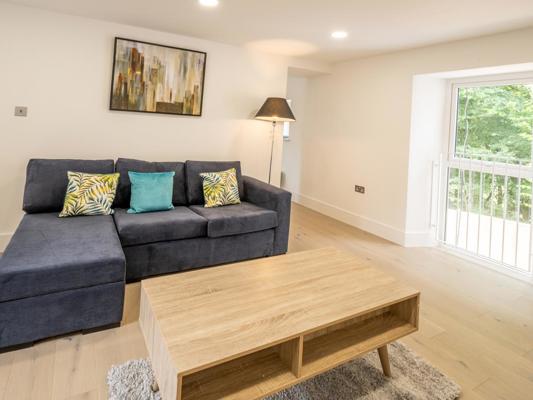 Two Bed Apartment With Sofa Bed Derwent House