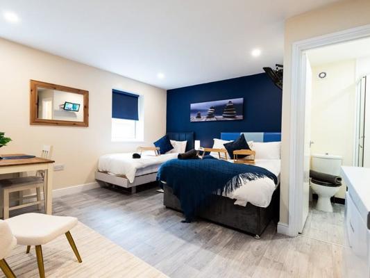 Double & Single Ground Floor Room The Wellington