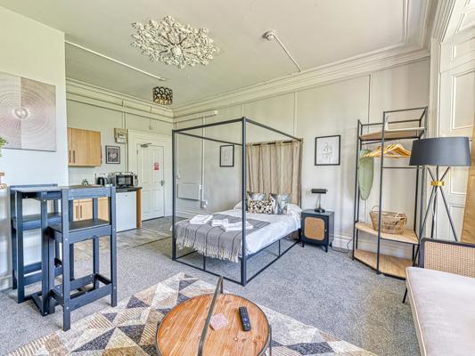 Studio With Sofa bed Chester Heights