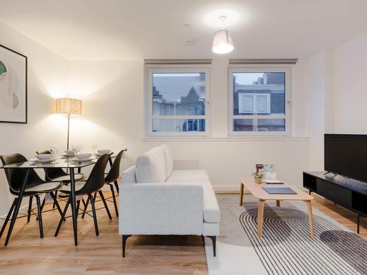 One bed, King Zip With Parking City Point