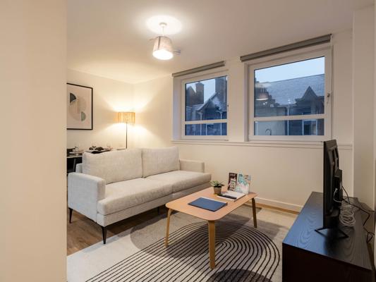 One bed, King Zip With Parking City Point