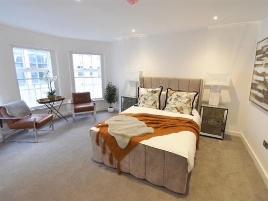 One Bed Apt Binding House