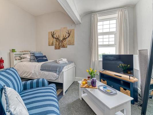 Single Studio  Chester Heights