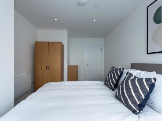 One Bedroom Apartment City Point