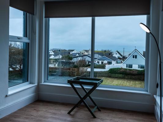 Double Studio with Sofa Bed, Parking and Sea View Glan-Neigr