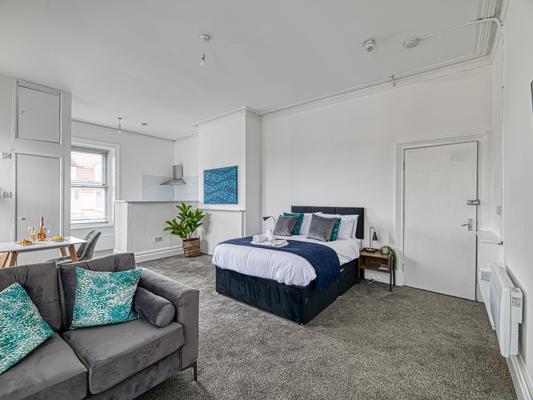 Large Studio Glendale House