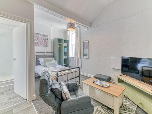 Single Studio Chester Heights