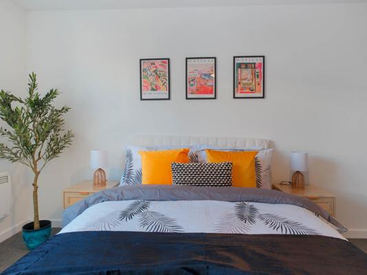 Three Bed With Parking City Point