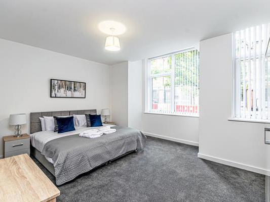 Large One Bed Apartment City Suites